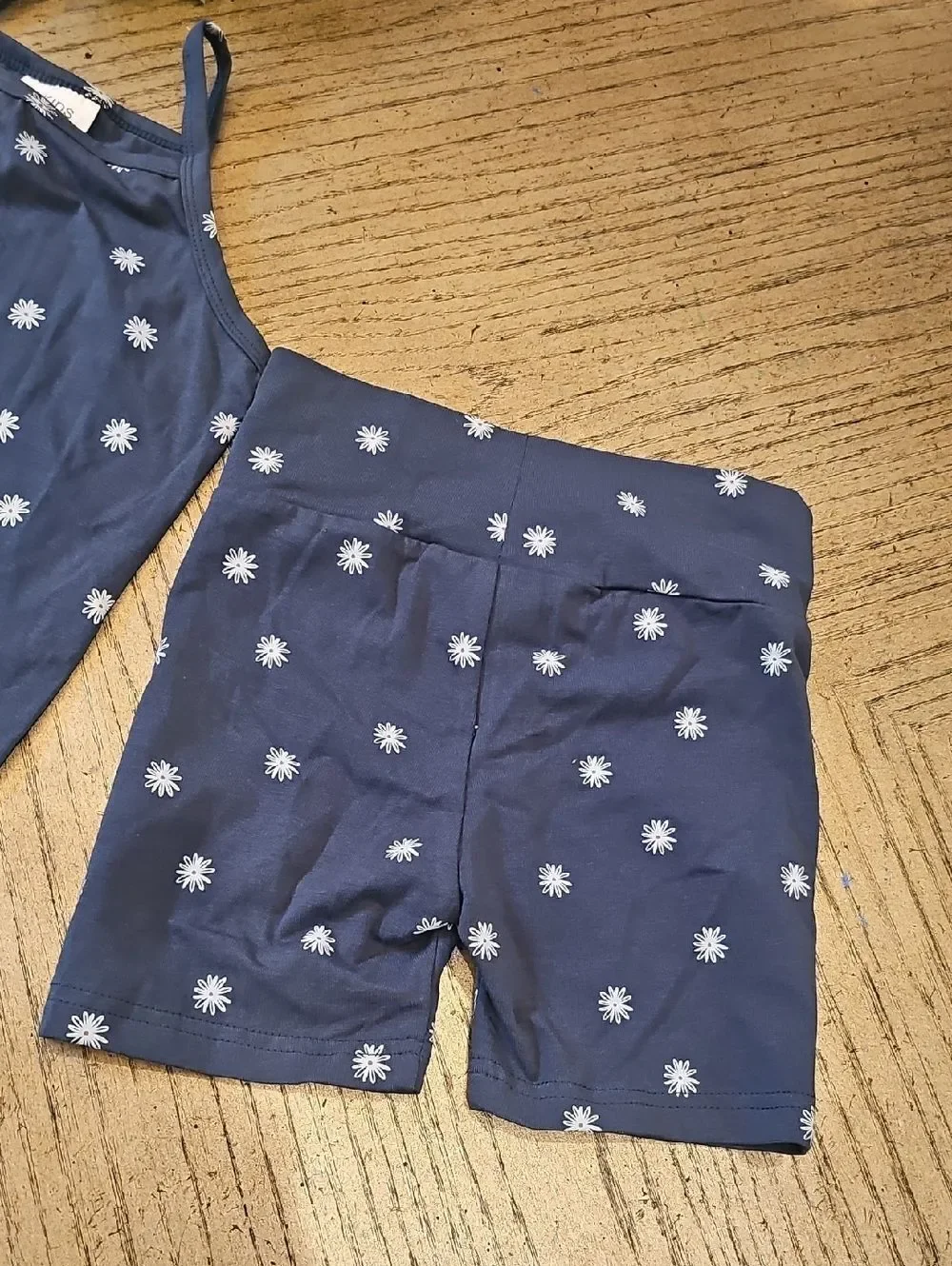 Girls Navy Daisy Tank and Bike Shorts Set Size 6 NWOT